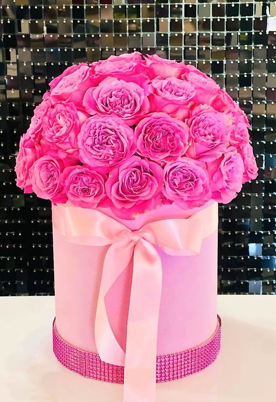LOTS OF LOVE PINK BOX